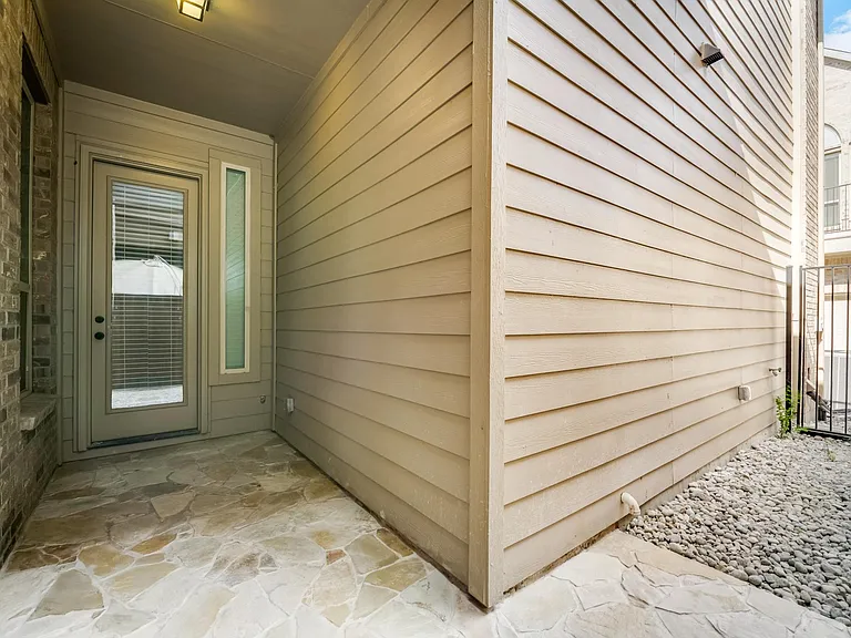 923 Whitehall Dr — Photo 5