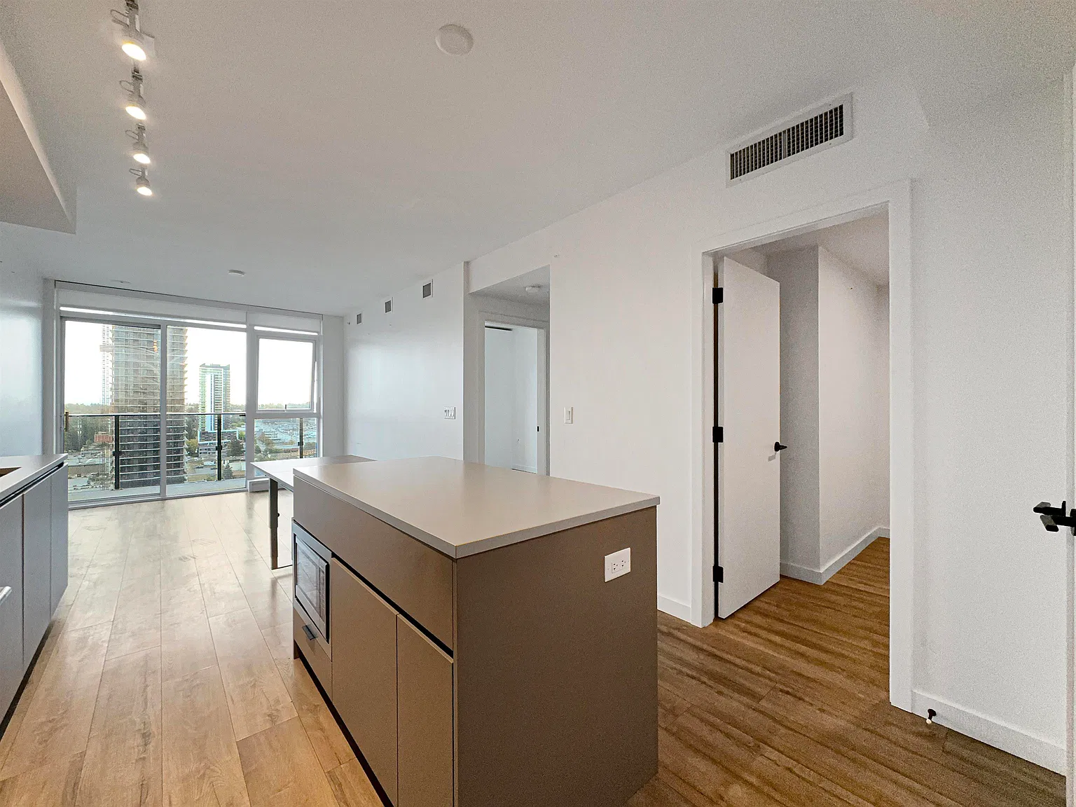1 bed, 583 sqft, $1,700 — Photo 4