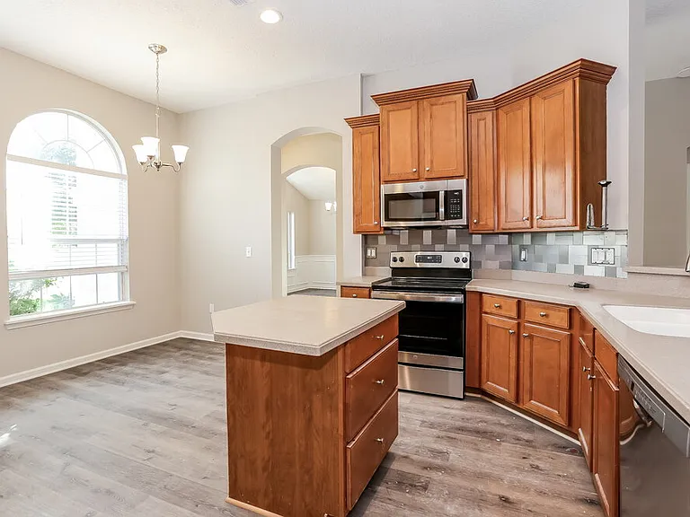 3146 Wandering Oaks Dr — Photo 9