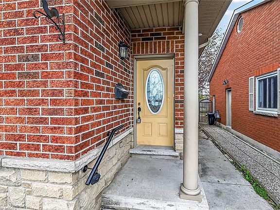 4th image of 704 Stone Church Rd E