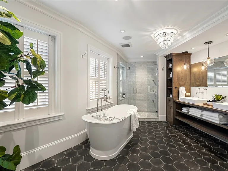 6 W Hill Pl — Photo 9