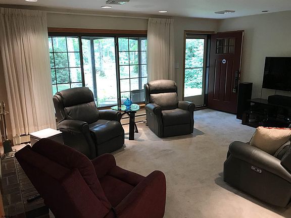 2nd image of 103 Sterling Dr