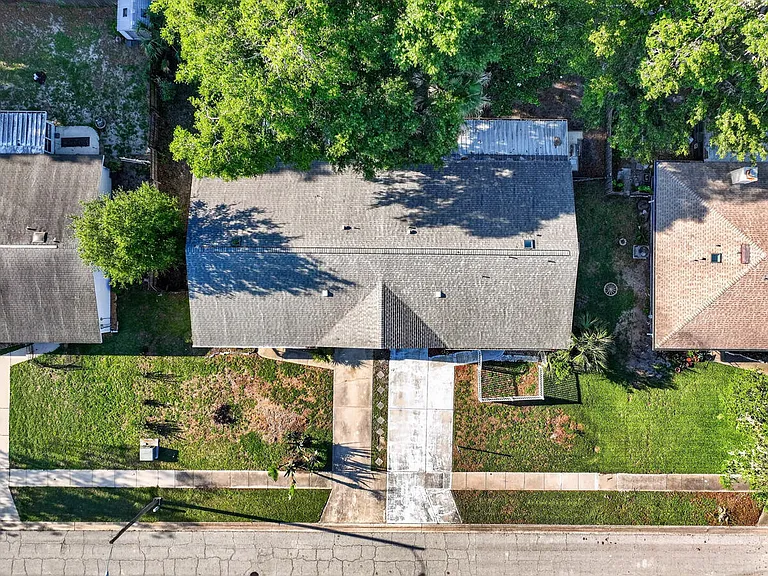 1133 Squirrel Nest Ln — Photo 30