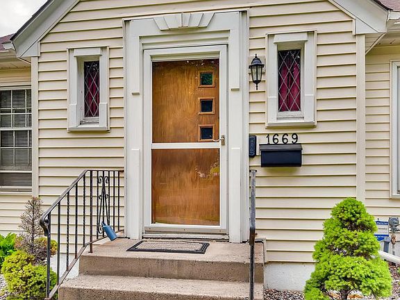 4th image of 1669 Margaret St