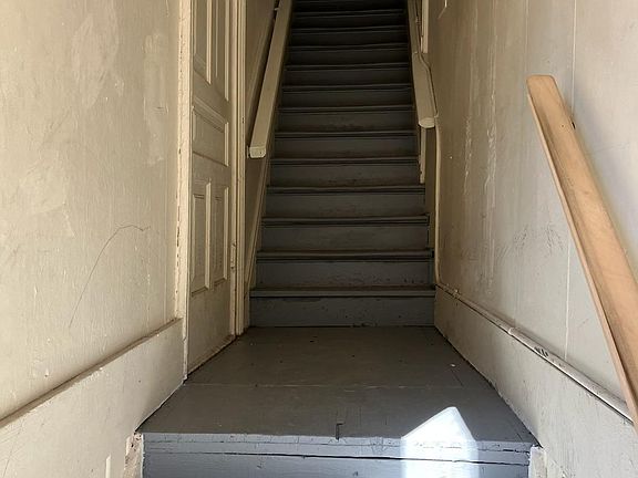 2nd image of 510 Cass Ave #4