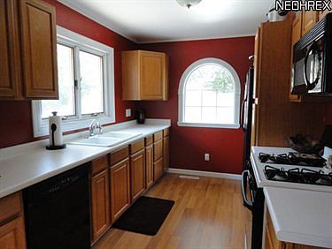 3rd image of 2656 Pelton Ave