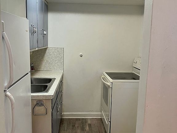 2nd image of 1031 N 10th St APT 2