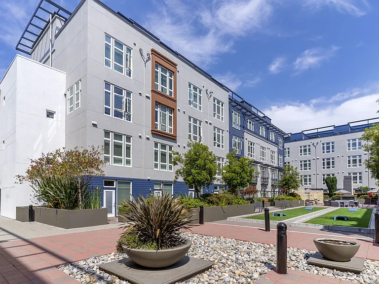 Domain Apartments — Photo 15