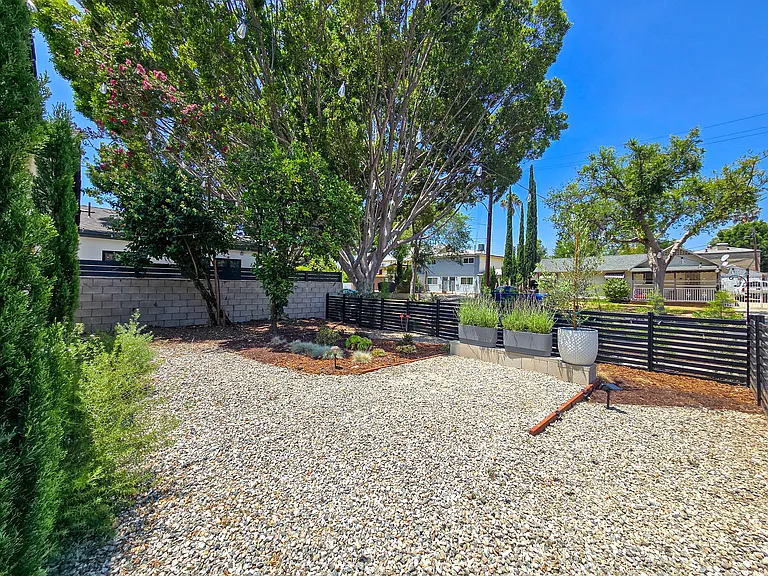 94 S Vinedo Ave #94 — Photo 3