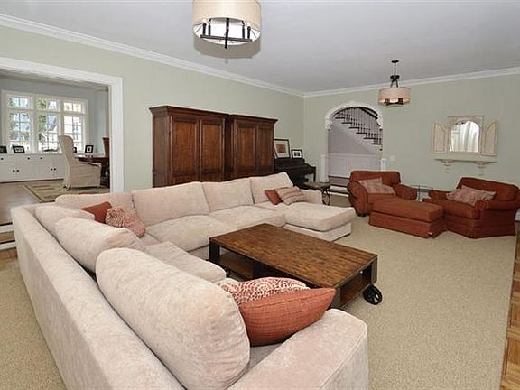 5th image of 10 Peasenhall Ln