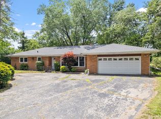 7942 Tennessee Ave, Willowbrook, IL