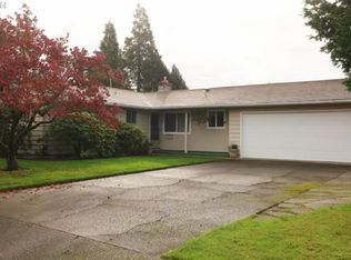 1083 W 7th Pl, Junction City, OR