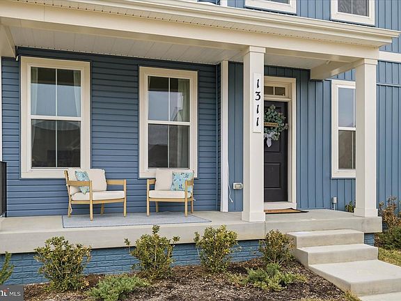 2nd image of 1311 Foal St