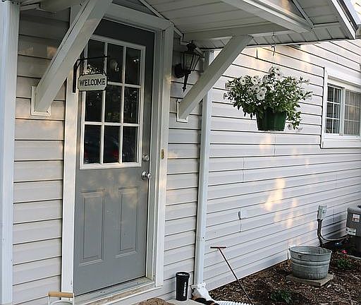 Side Entryway