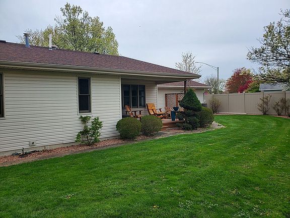 4th image of 755 Independence Dr