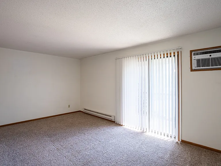 Fargo, ND Southview Village Apartments | Living