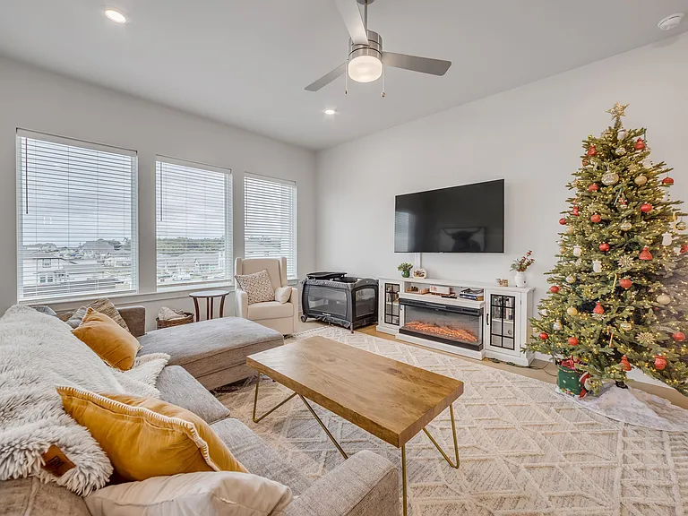 8517 Grenadier Dr — Photo 10