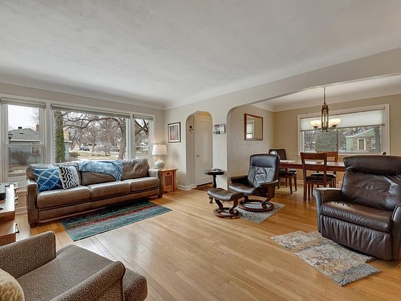 4th image of 738 Parkview Ave