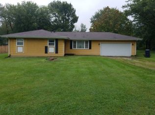 6762 N 1540th St, Paris, IL 61944