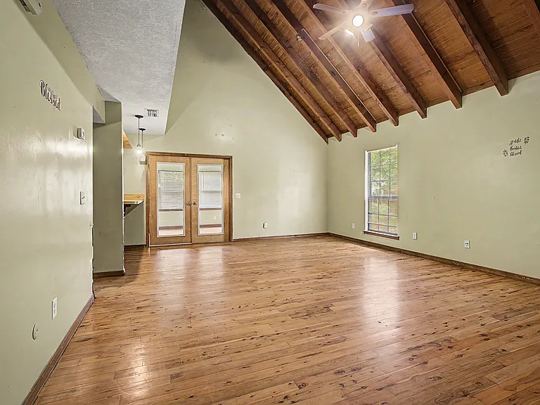 302 Bernard Rd — Photo 22