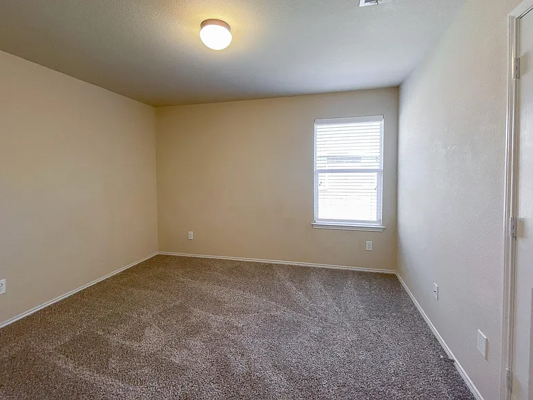 6940 Derbyshire Dr — Photo 16