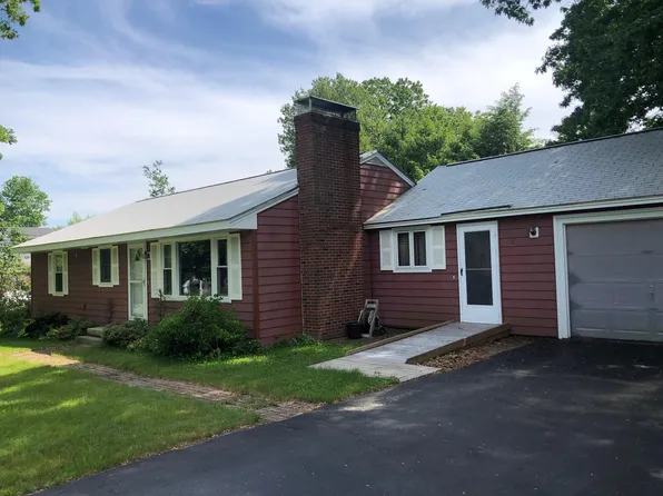 19 Woodside Drive, Cumberland, ME 04021