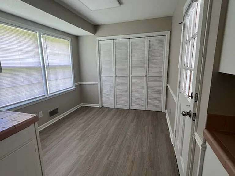 202 N Lakewood Dr — Photo 16