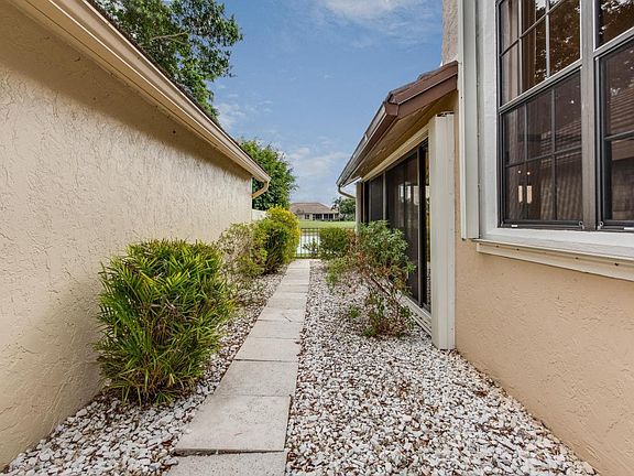 5th image of 6924 Bitterbush Pl