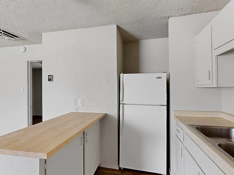 5817 Central Avenue NW — Photo 16