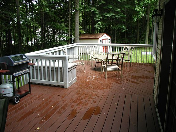 Expansive Rear Deck