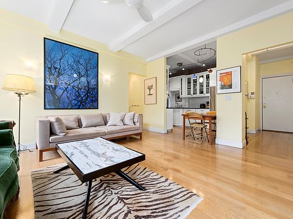 3rd image of 105 W 73rd St APT 4A