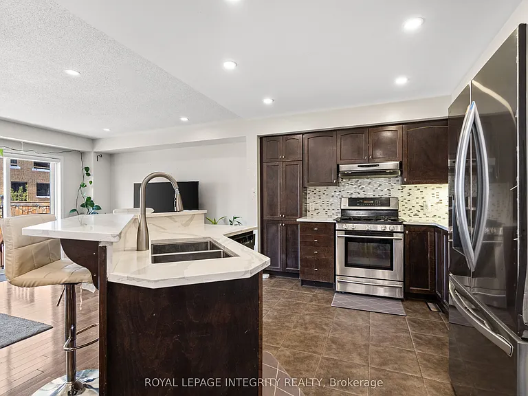 407 Celtic Ridge Cres — Photo 5
