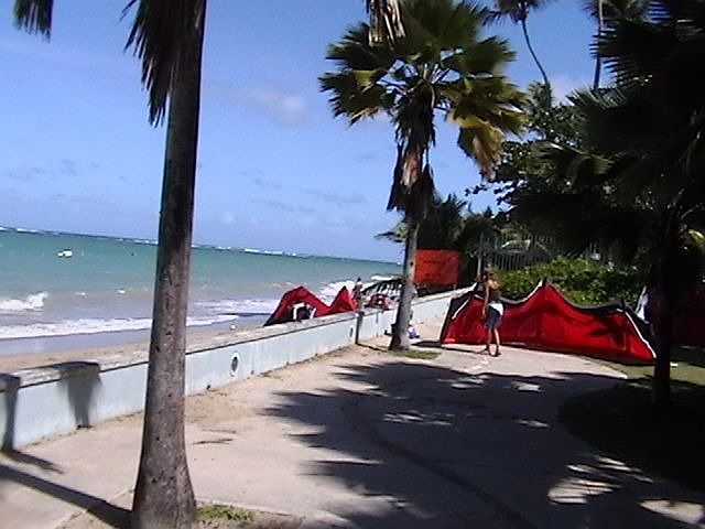Popular kite surfing beach 1/2 block