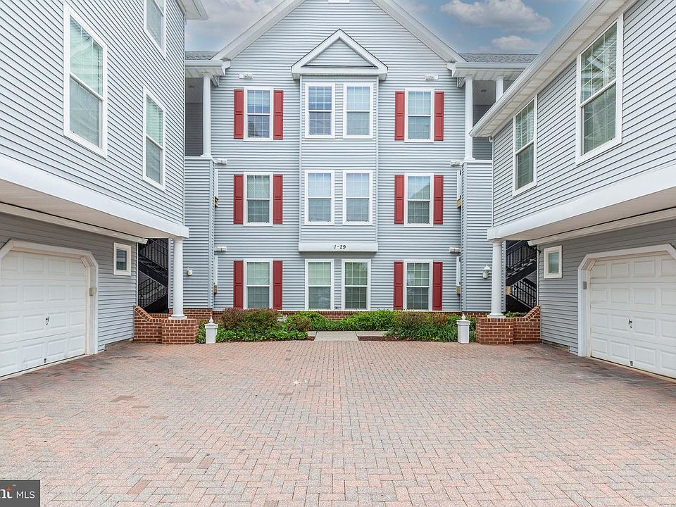 1st image of 5 Hawk Rise Ln #104