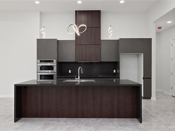 5th image of 2608 Wisteria Ave