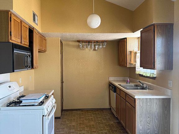 3rd image of 11777 Henry Phipps Dr