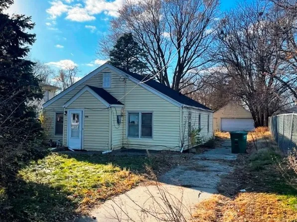4270 NE 10th St, Des Moines, IA 50313