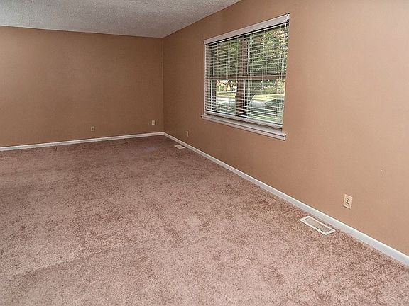 3rd image of 1117 Oster Dr NW