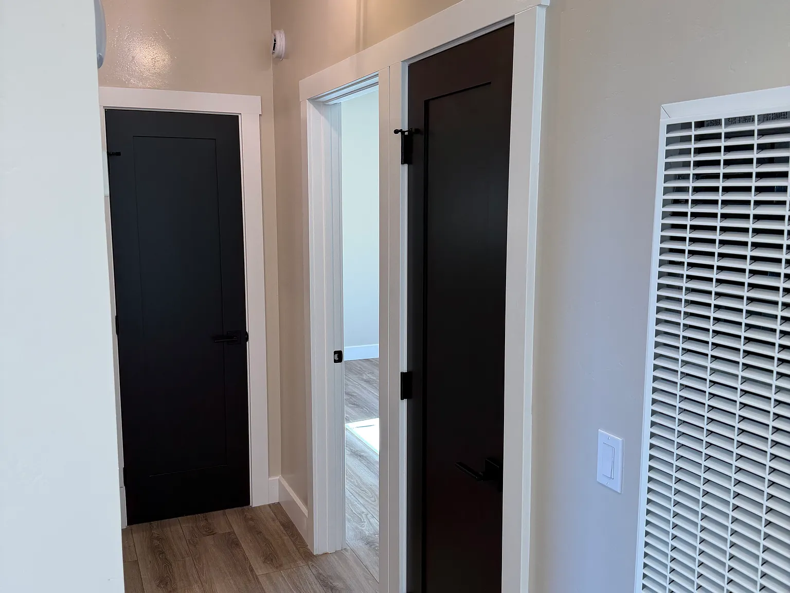 2 bed, 934 sqft, $3,000 — Photo 4