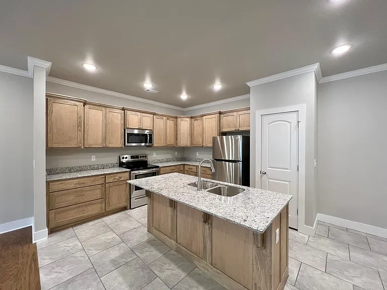 544 Bradford Dr #A — Photo 8