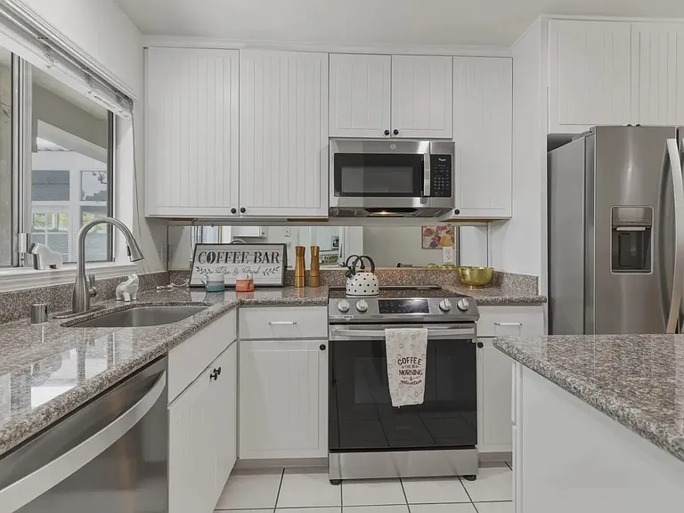20153 Forest Ave #9 — Photo 30