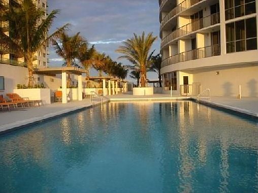 2nd image of 1750 N Bayshore Dr APT 4701