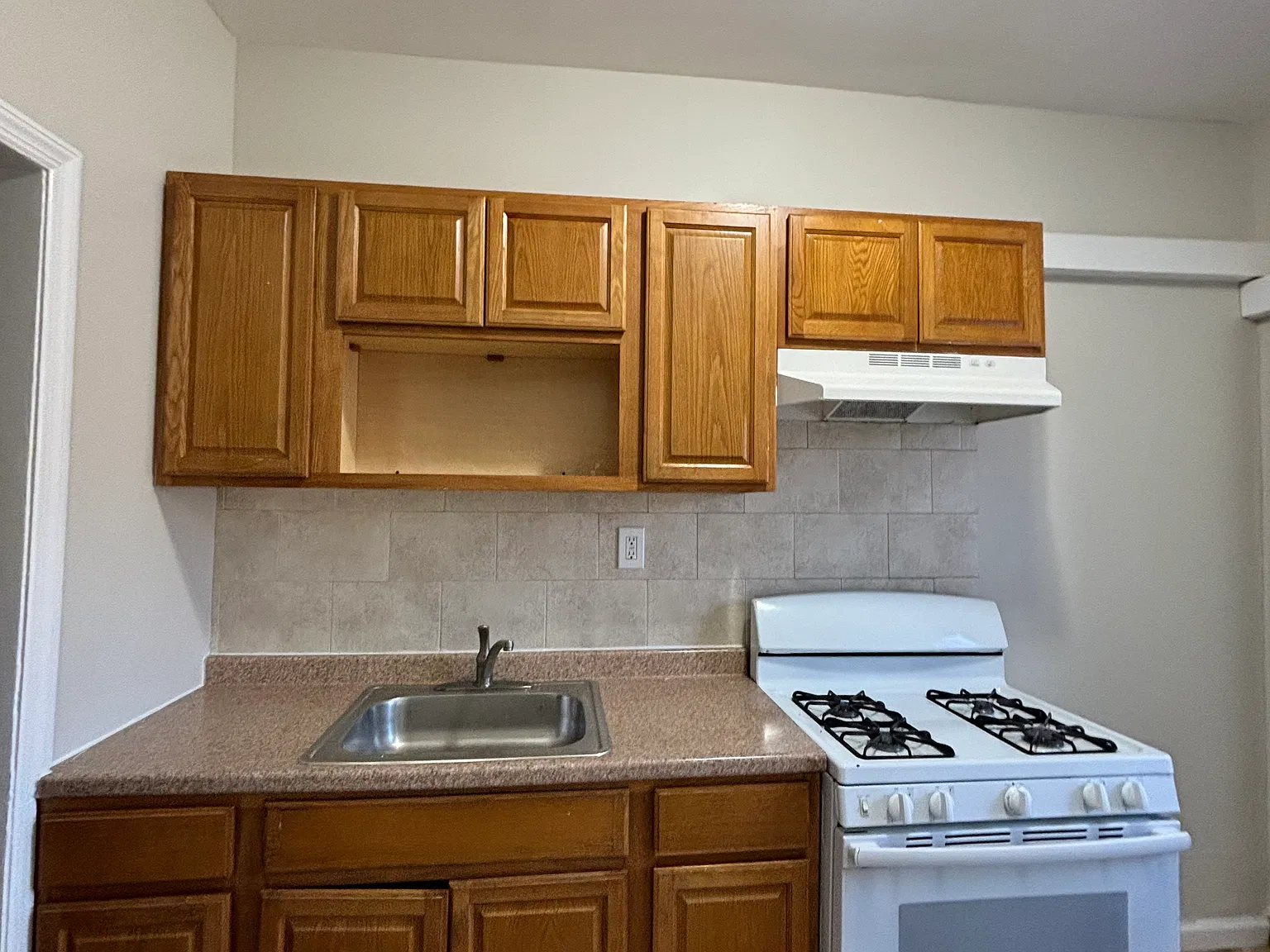 316 Mount Prospect Ave — Photo 2