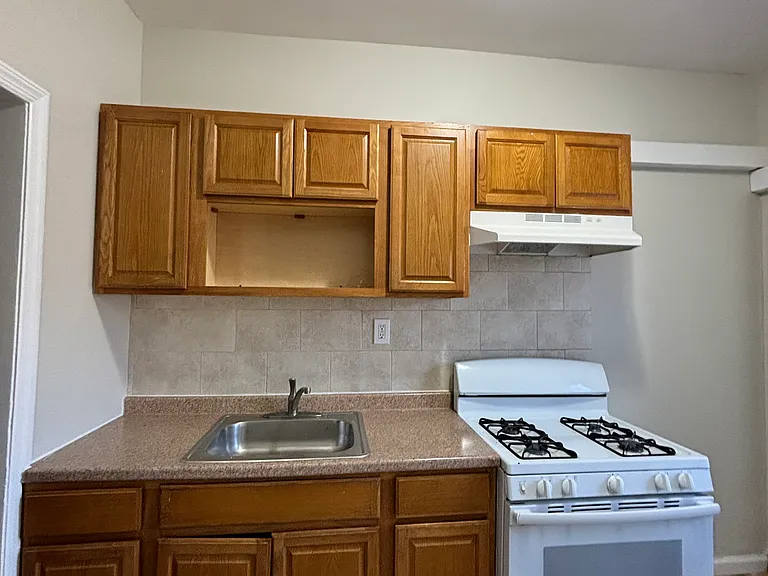 316 Mount Prospect Ave #6 — Photo 2