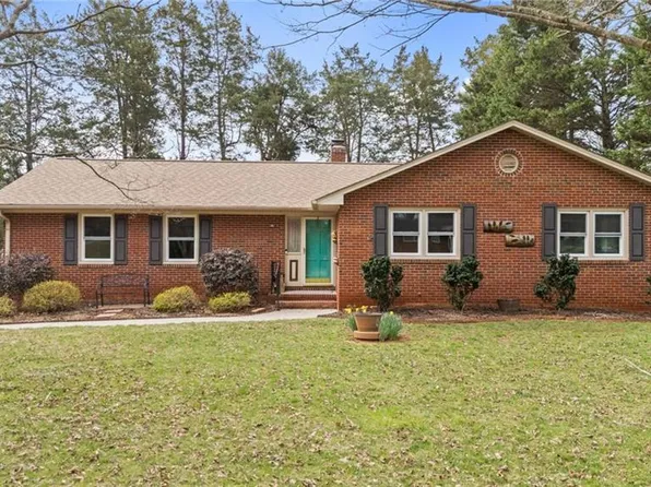 4016 Yarbrough Ave, Winston Salem, NC 27106