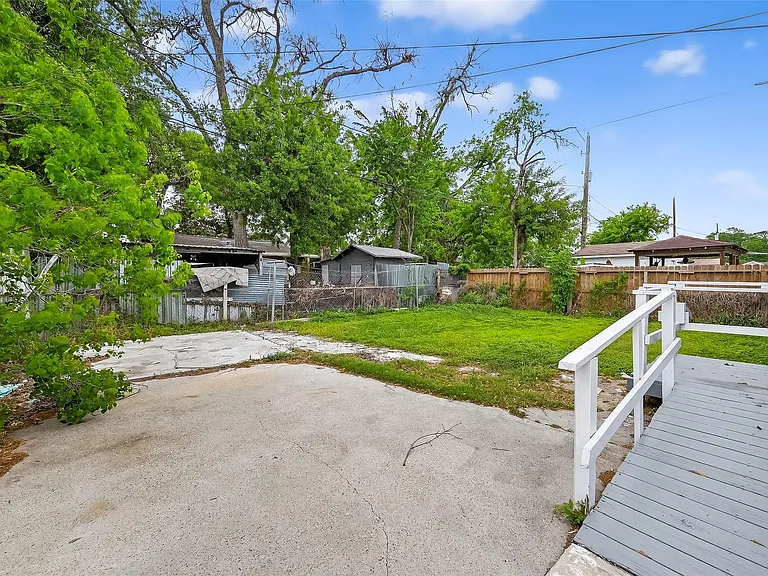 2446 Mayview Dr — Photo 31