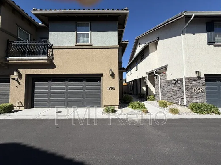1795 Dark Horse Rd #C — Photo 2