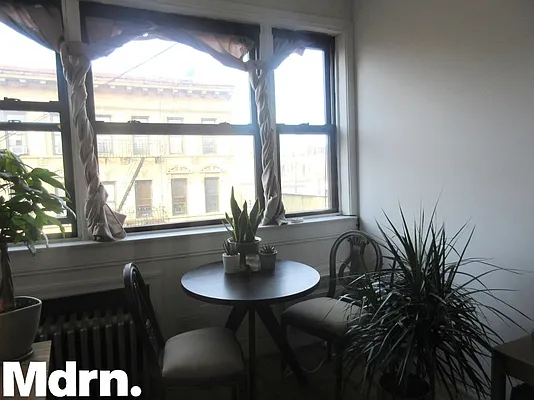 Rented by Mdrn Residential | media 11