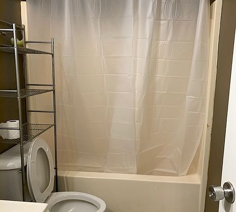 5th image of 1139 Midway Ct APT B