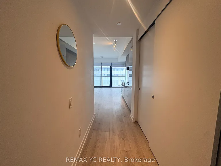 161 Roehampton Ave #2009 — Photo 2